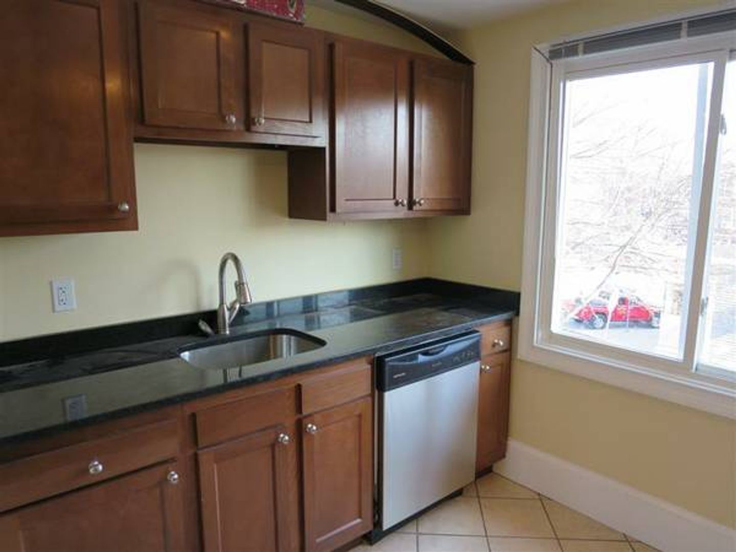 208 Holland St, Teele Square