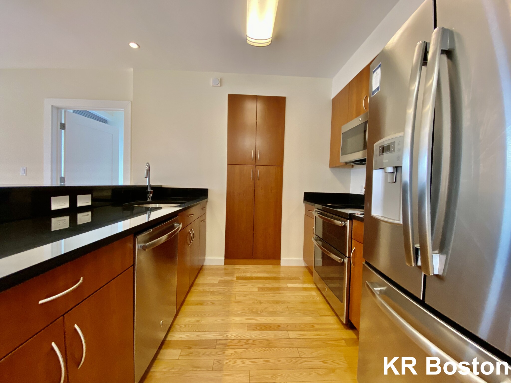 2 bed, 1 bath apartment for rent at 1 Buswell Unit 502, Fenway — photo 3 of 8