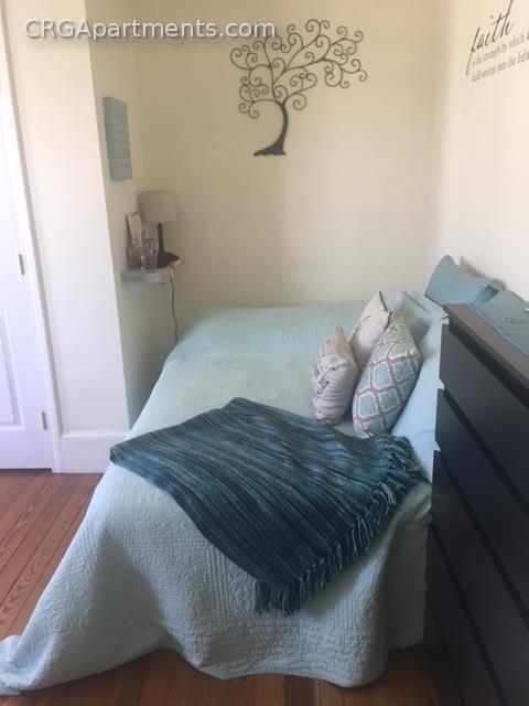 4 bed, 1.5 bath apartment for rent at 24 Harold St Unit 3T, Ward Two — photo 6 of 12