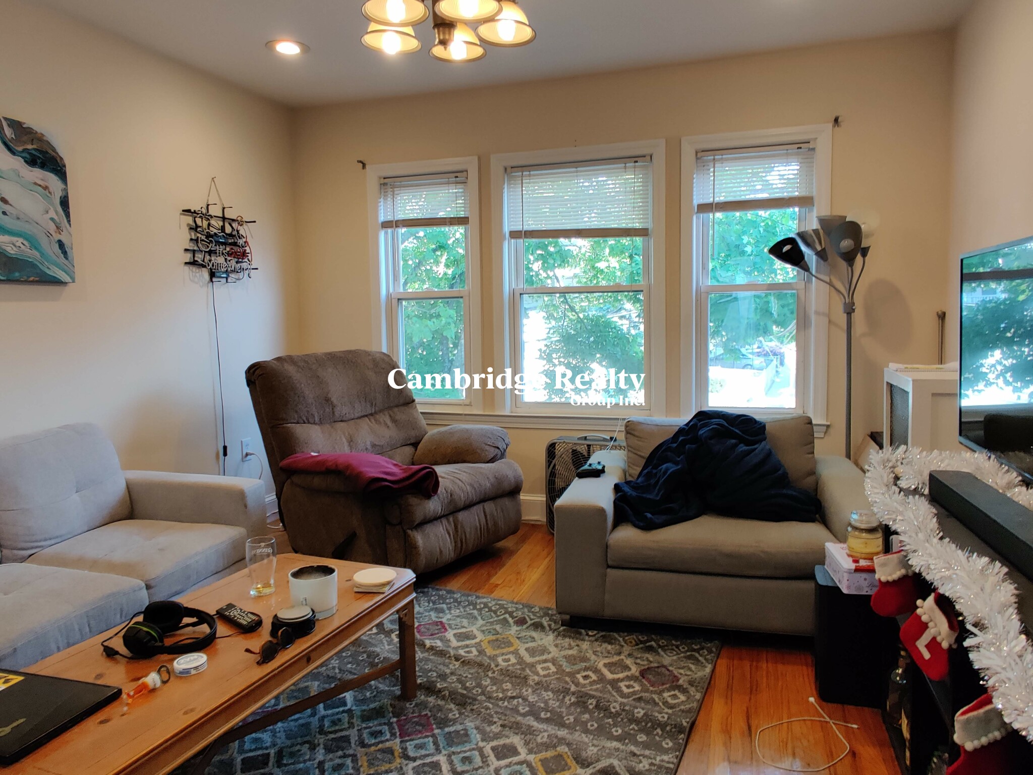 2 bed, 1 bath apartment for rent at 1 3 Edgar Ter Unit 1, Winter Hill — photo 5 of 10