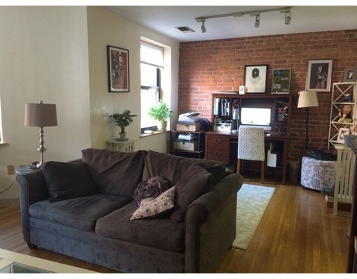1 bed, 1 bath apartment for rent at 90 Gainsborough St Unit 203E, Fenway — photo 3 of 5