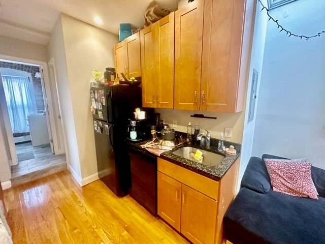 4 bed, 2 bath apartment for rent at 28 Fleet Unit 32F, North End — photo 6 of 21