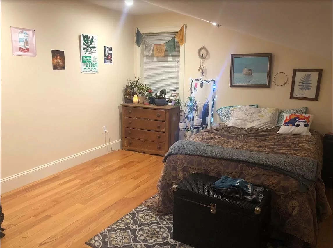 5 bed, 3.5 bath apartment for rent at 26 Bothwell Unit 2, Brighton — photo 4 of 17