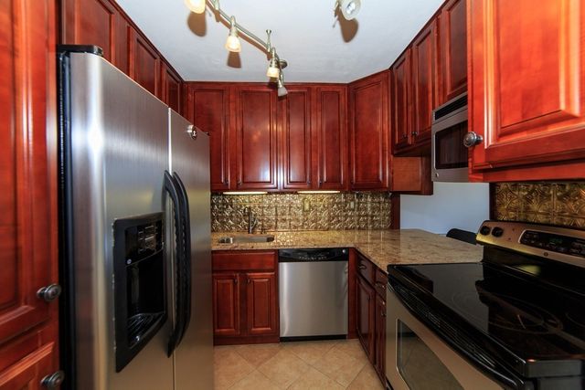 1 bed, 1 bath apartment for rent at 60 Babcock Unit 36, Coolidge Corner — photo 5 of 6