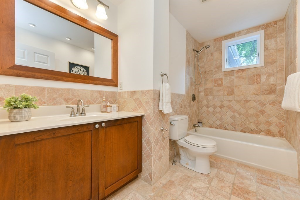 1 bed, 1 bath apartment for rent at 60 Magnolia Ave Unit 1, East Boston — photo 10 of 12