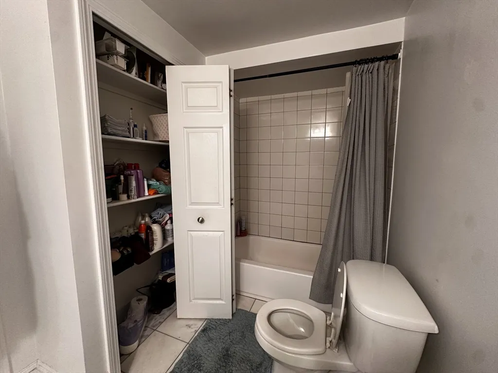 231 Charles St, East Cambridge