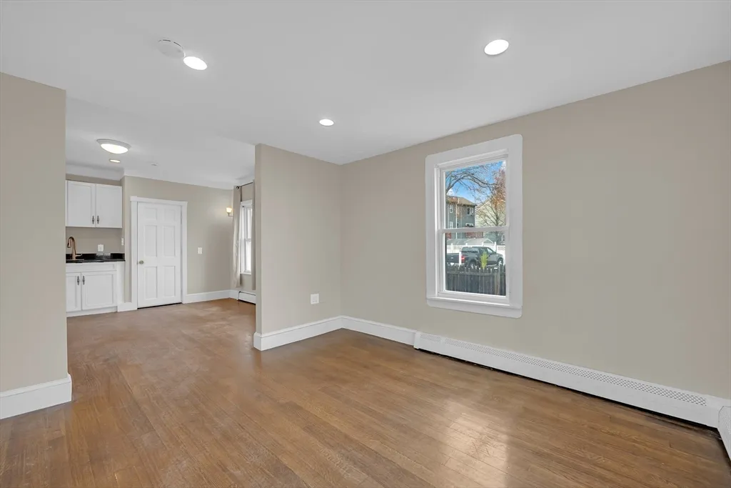 130 Dalton St, Lowell