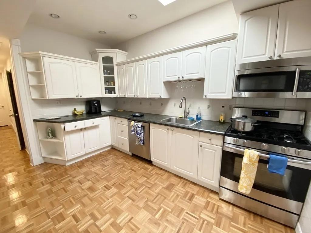 108 Buttonwood, Boston