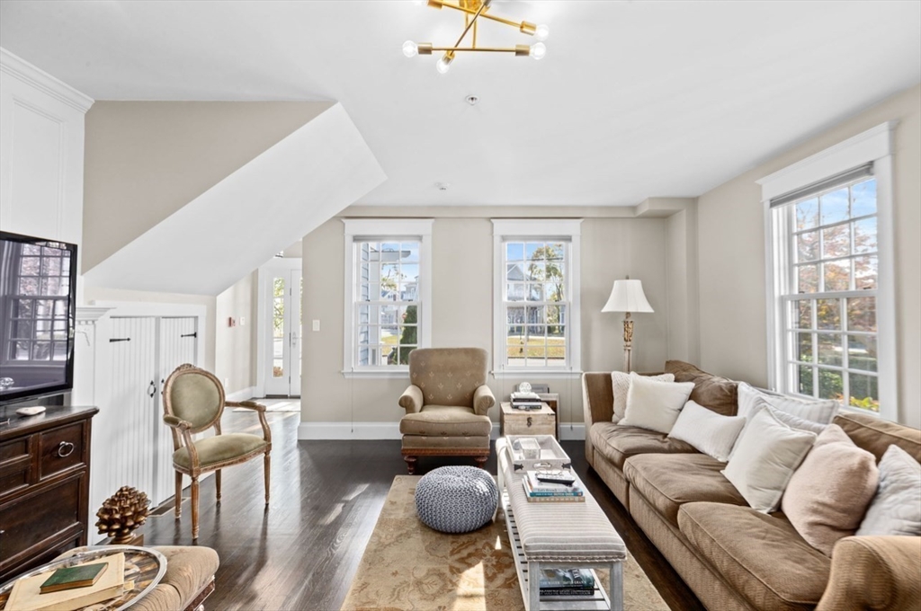 108 Elm St, Cohasset