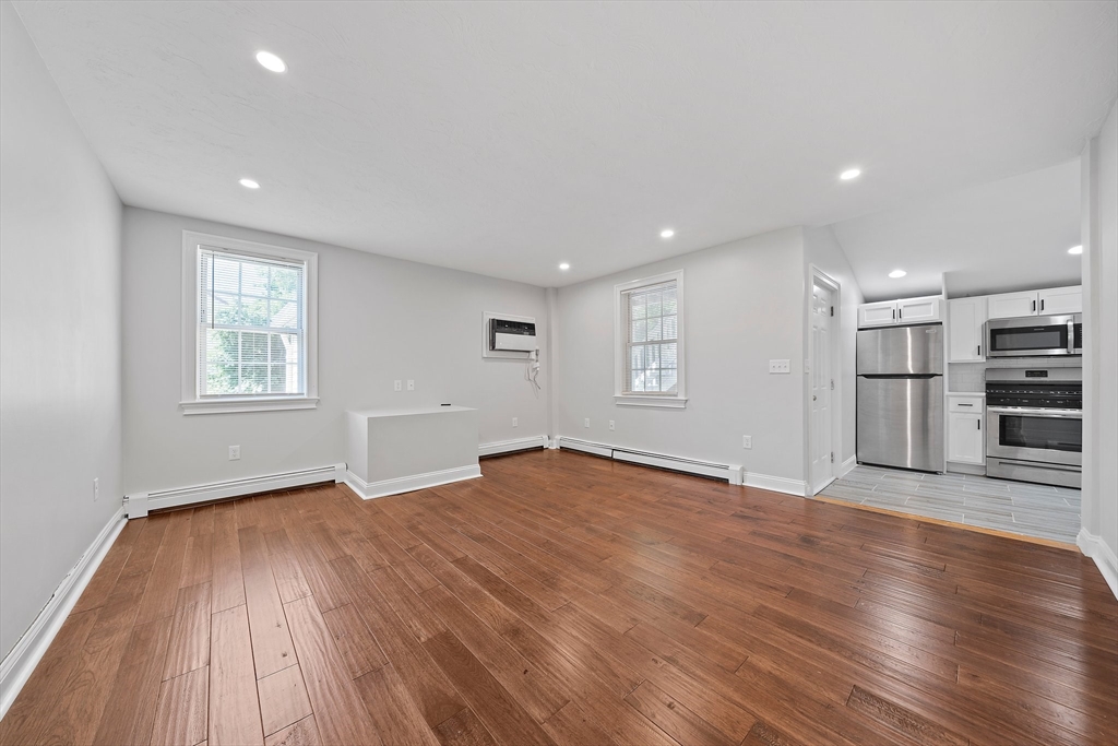 238 Neponset St, Canton