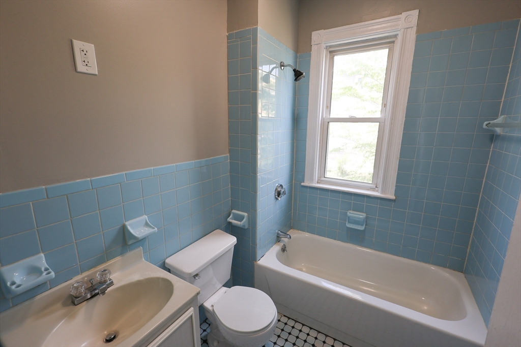 69 Willowwood St, Dorchester