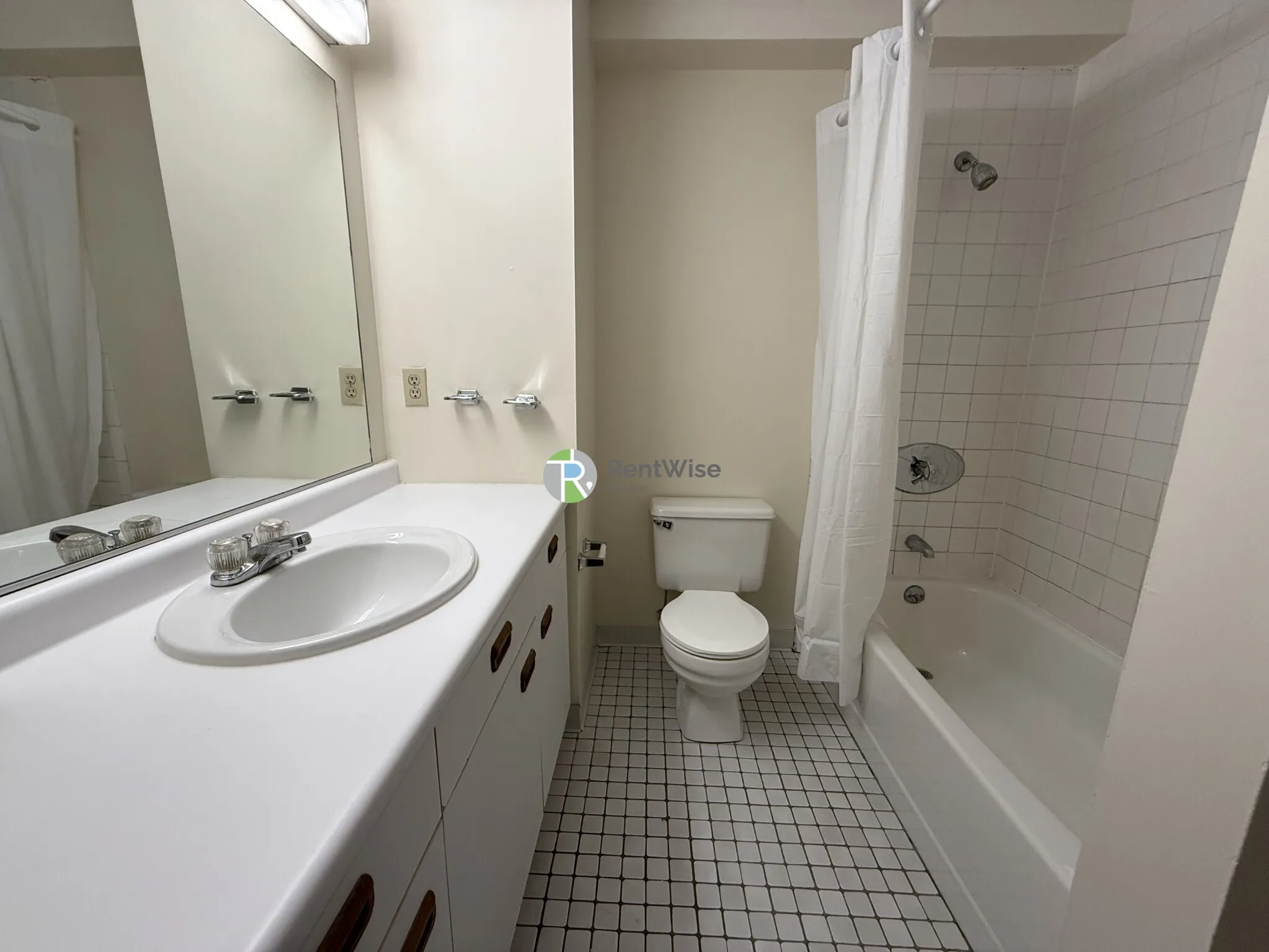 142 North Beacon St, Brighton