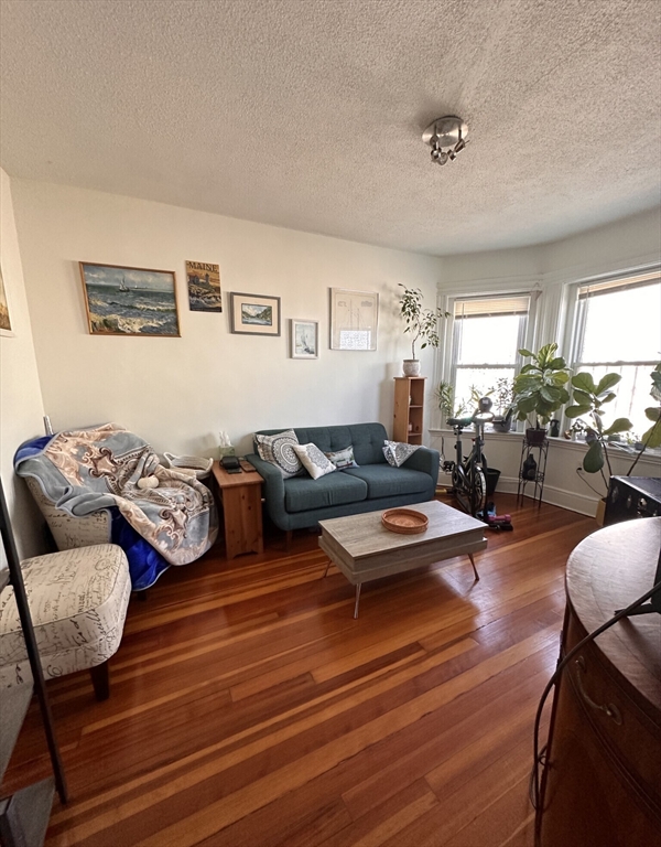 4A Weld Ave, Roxbury