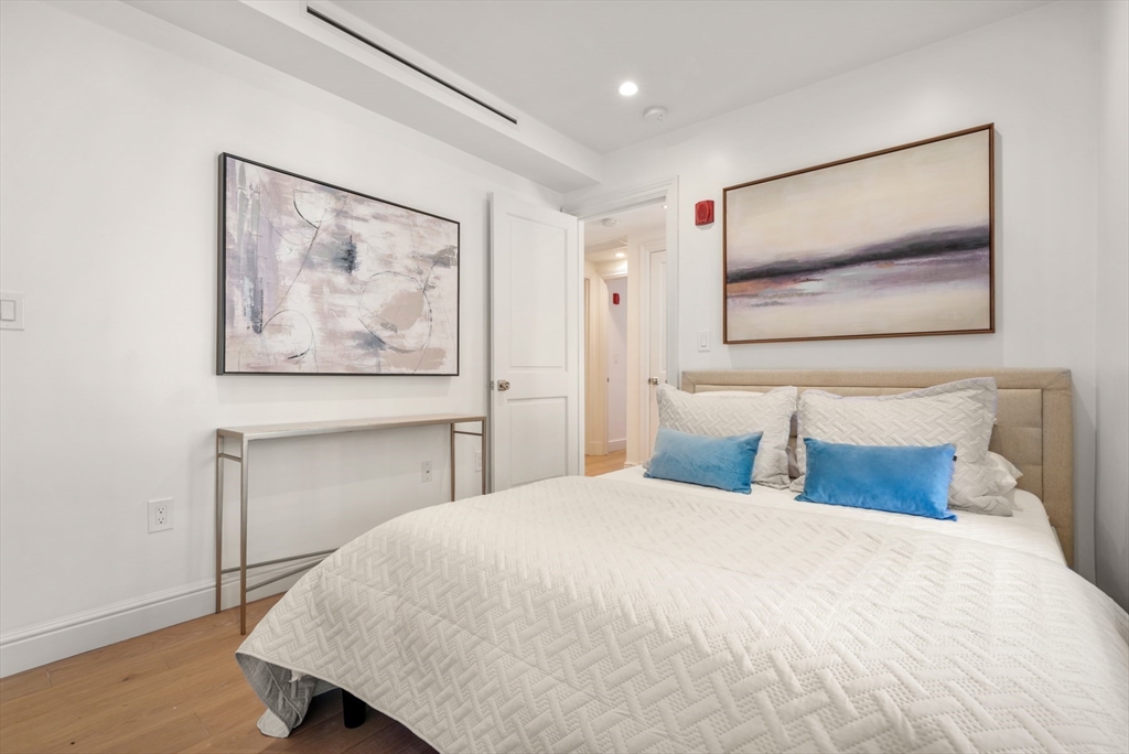 112 Myrtle, Beacon Hill