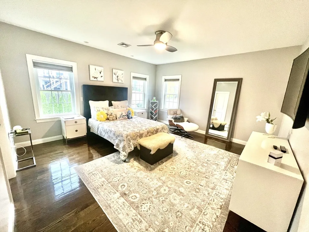 259 Oakwood Ave, Revere