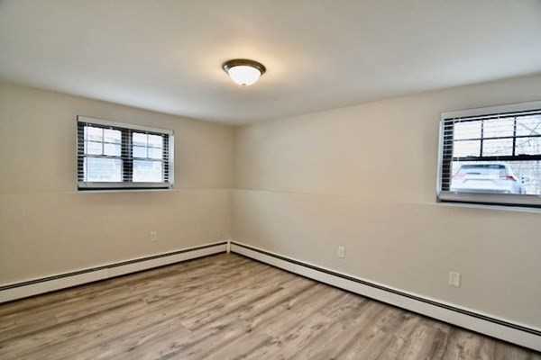 90 E Squantum, North Quincy