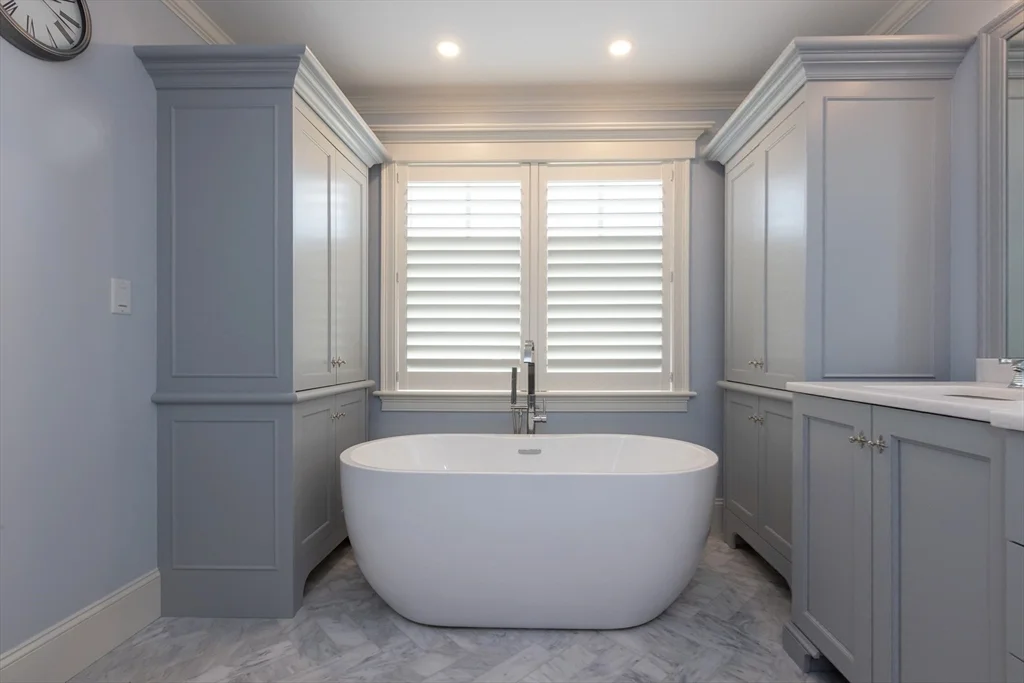 25 Cushing Ave, Crow Point