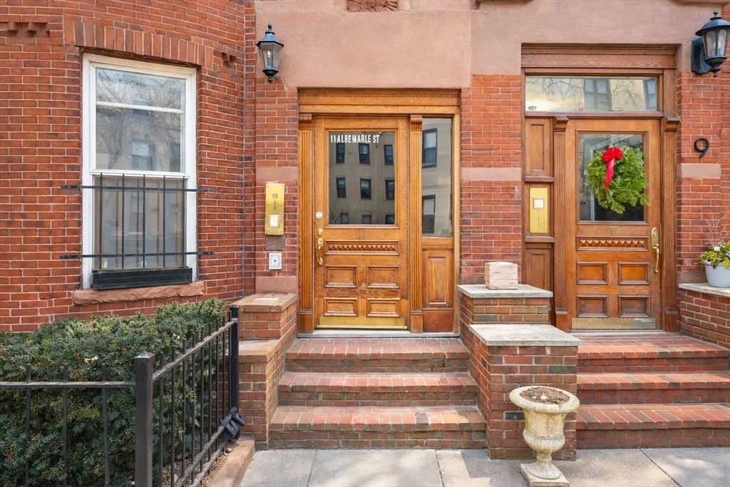 11 Albemarle St, Back Bay