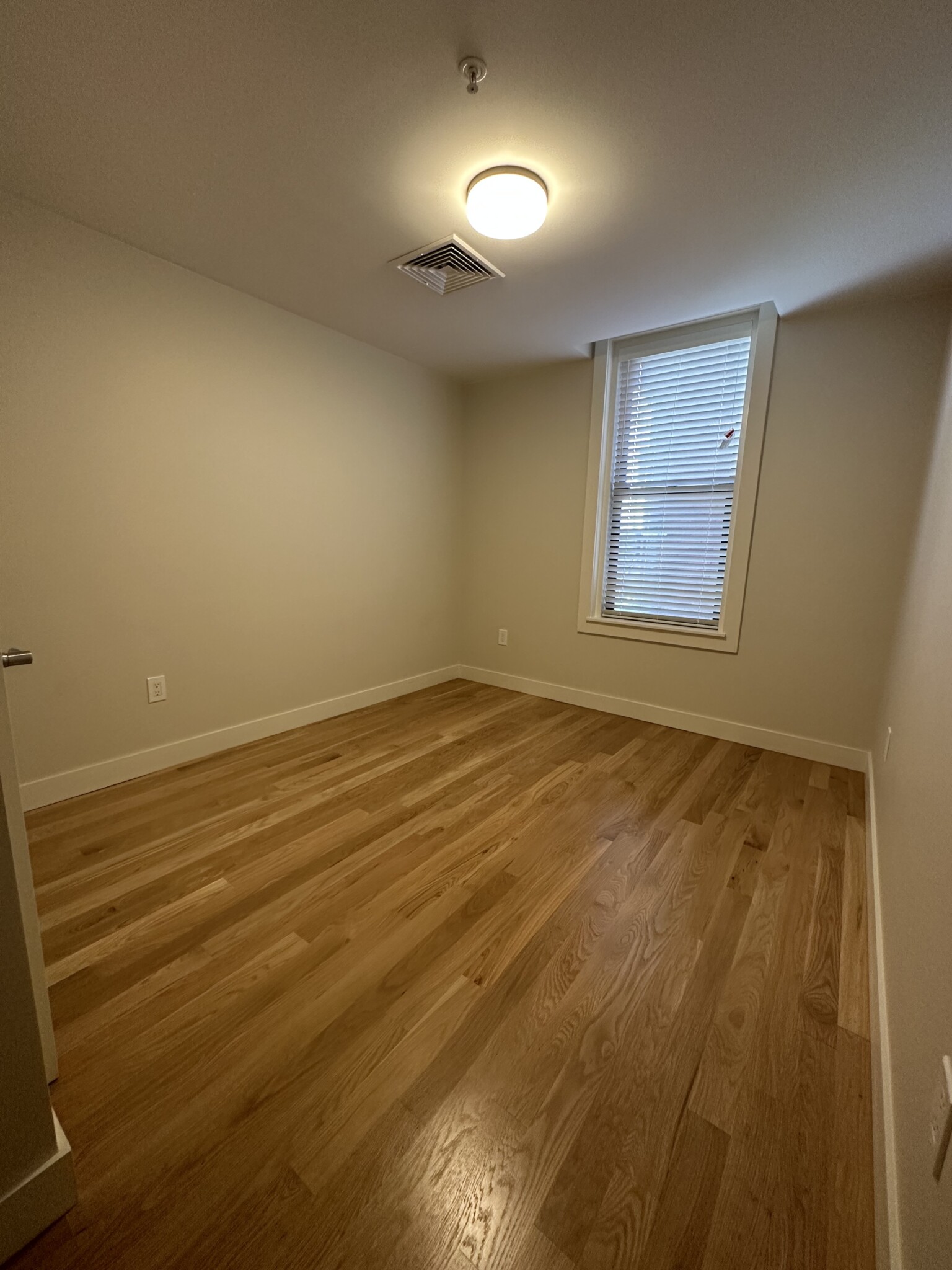 48 John F Kennedy St, Riverside