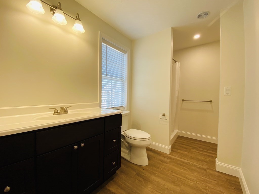 6 Glacier Path, Middleboro