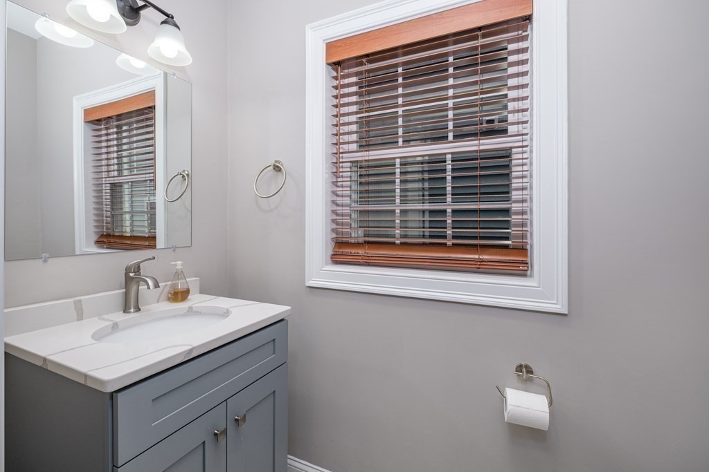 21 Bellevue Ave, Revere