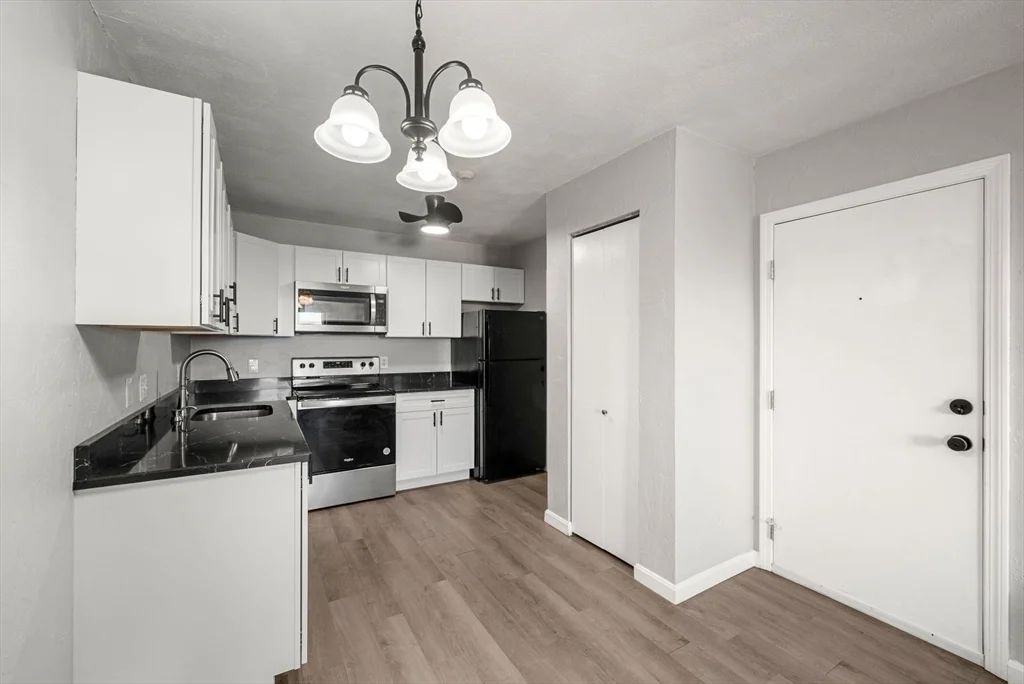 22 Irving St, Glendale