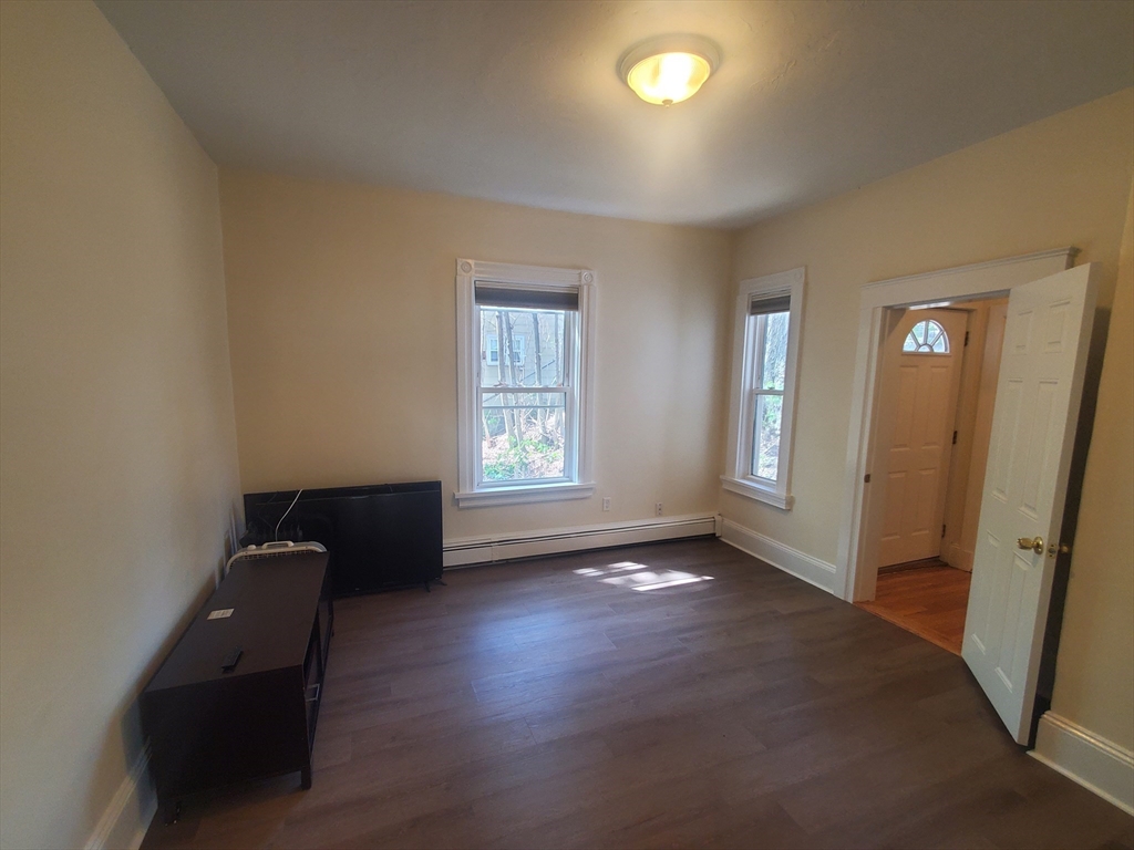 586 Freeport, Dorchester