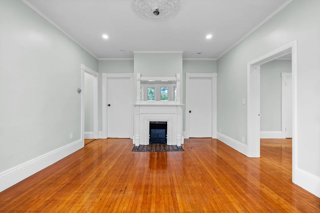 48 Hamilton Ave, Lynn