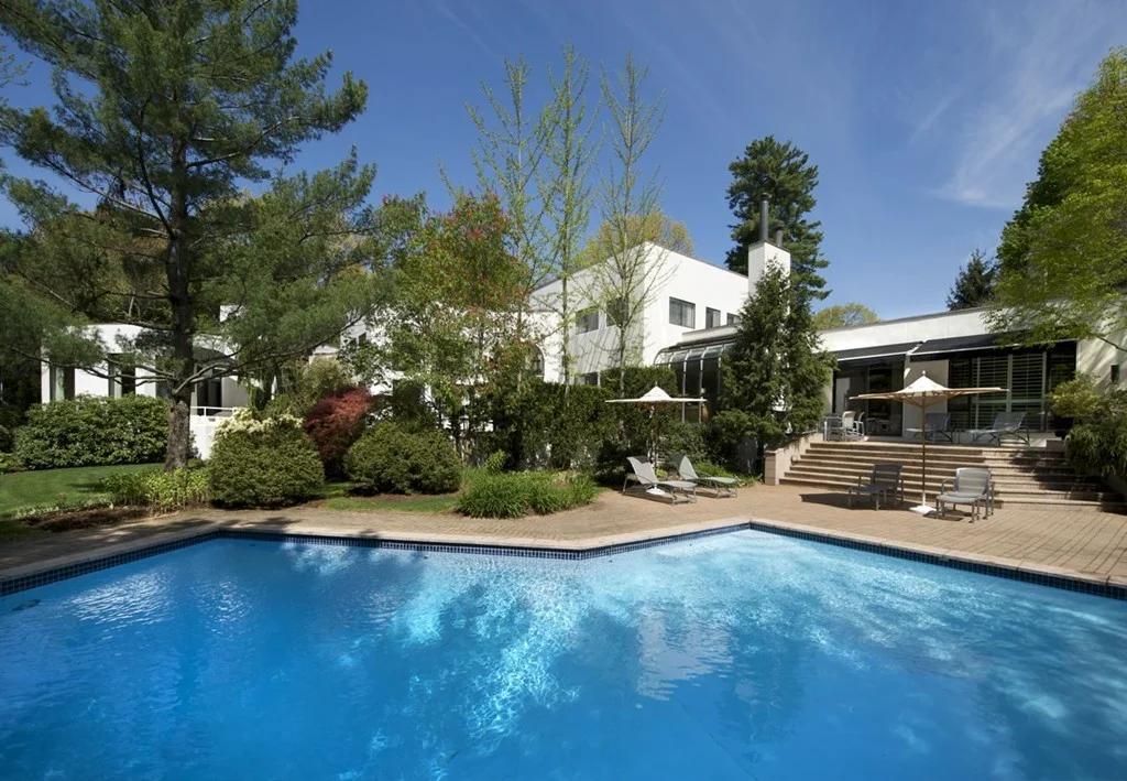 132 Yarmouth Rd, Chestnut Hill
