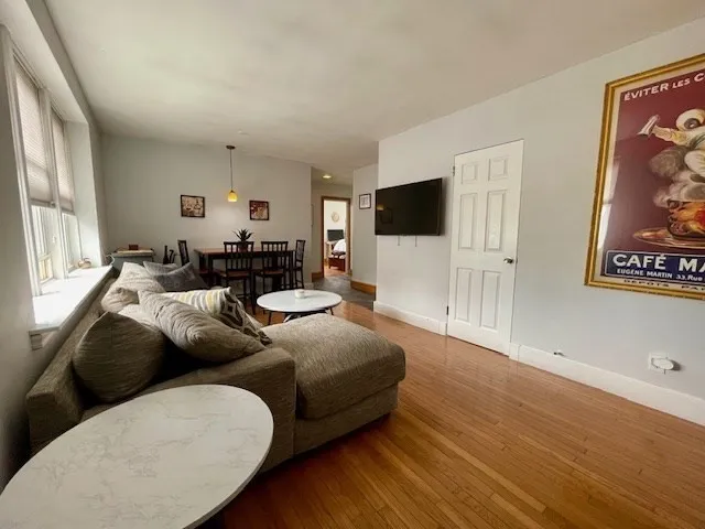 125 Farragut Rd, South Boston