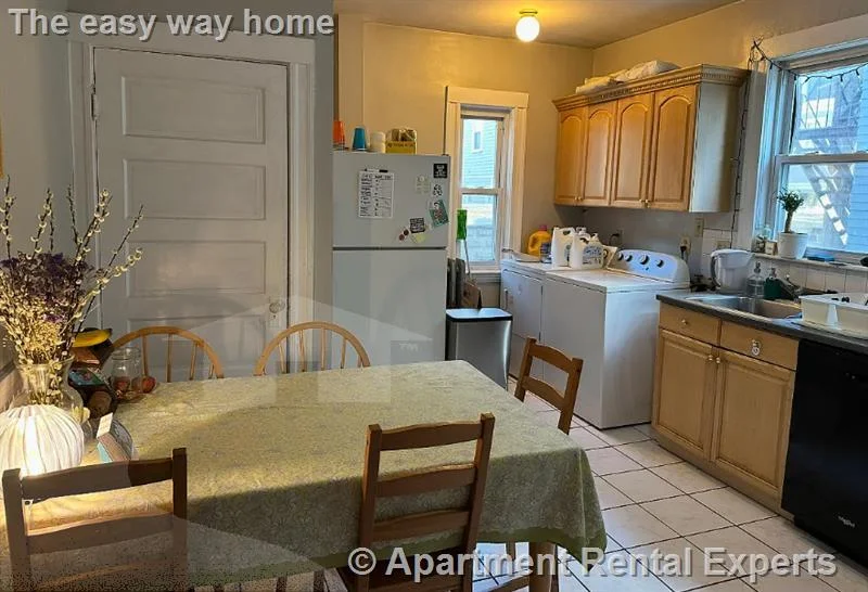 183 College Ave, Davis Square