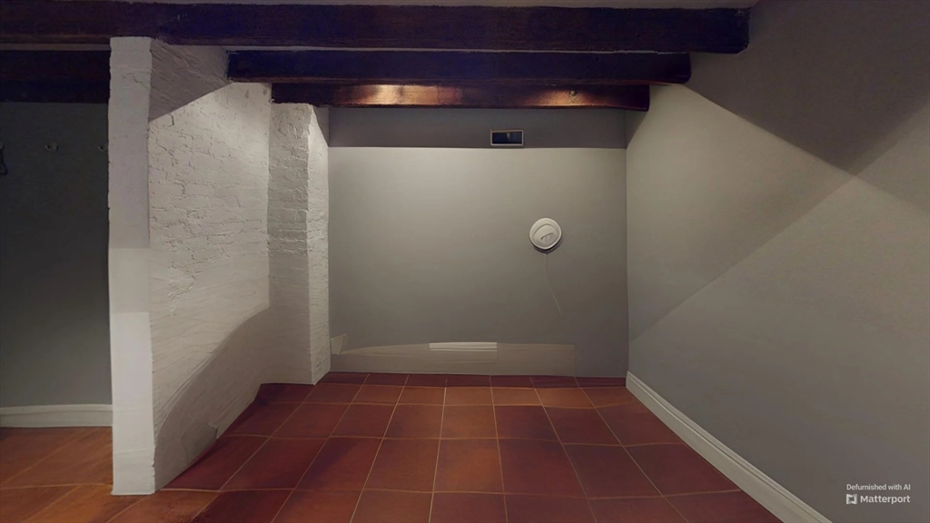 330 1/2 E St, South Boston