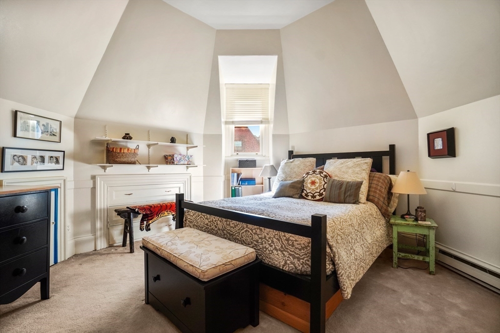 17 Gloucester St, Back Bay