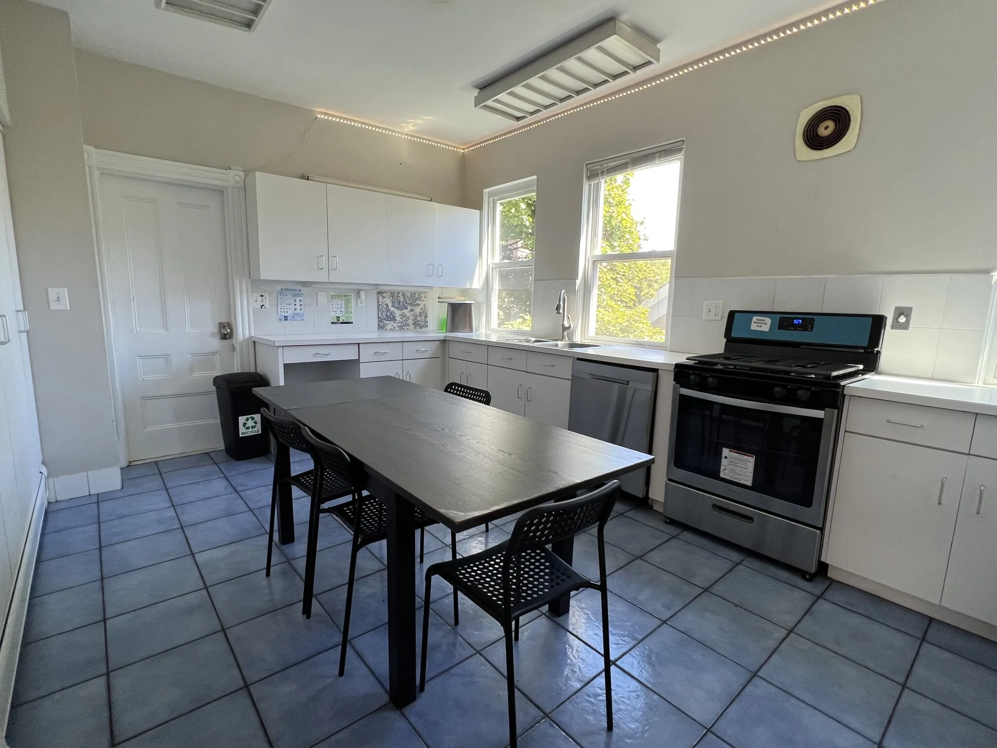 1000 Memorial Dr, West Cambridge