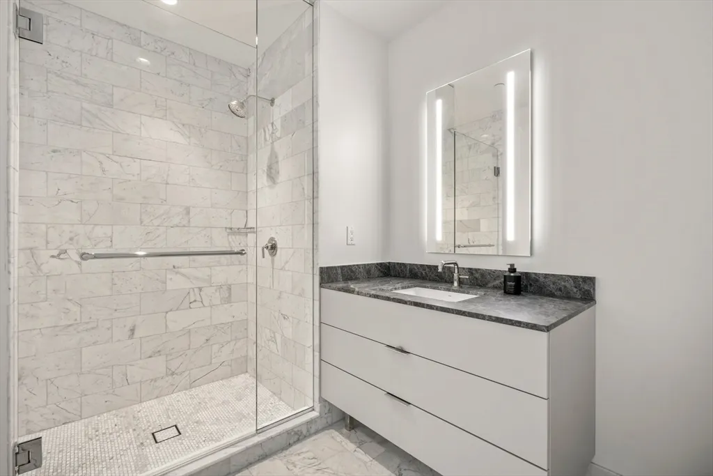 240 Devonshire St, Downtown