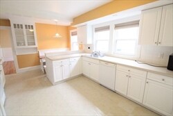 3 bed, 1 bath apartment for rent at 152 Trapelo Rd Unit 1, Belmont — photo 3 of 13