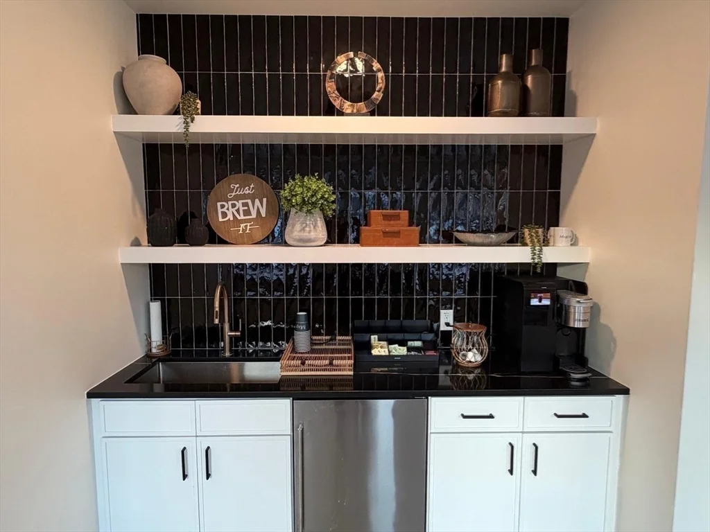 1025 Massachusetts Ave, Arlington Heights