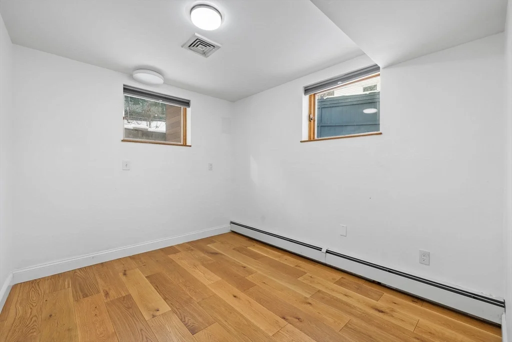 330 Cambridge St, Winchester