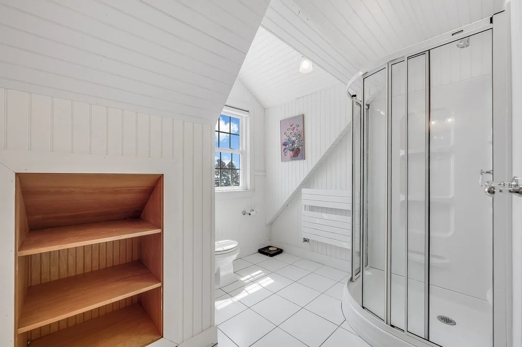 4 Spray Ave, Marblehead