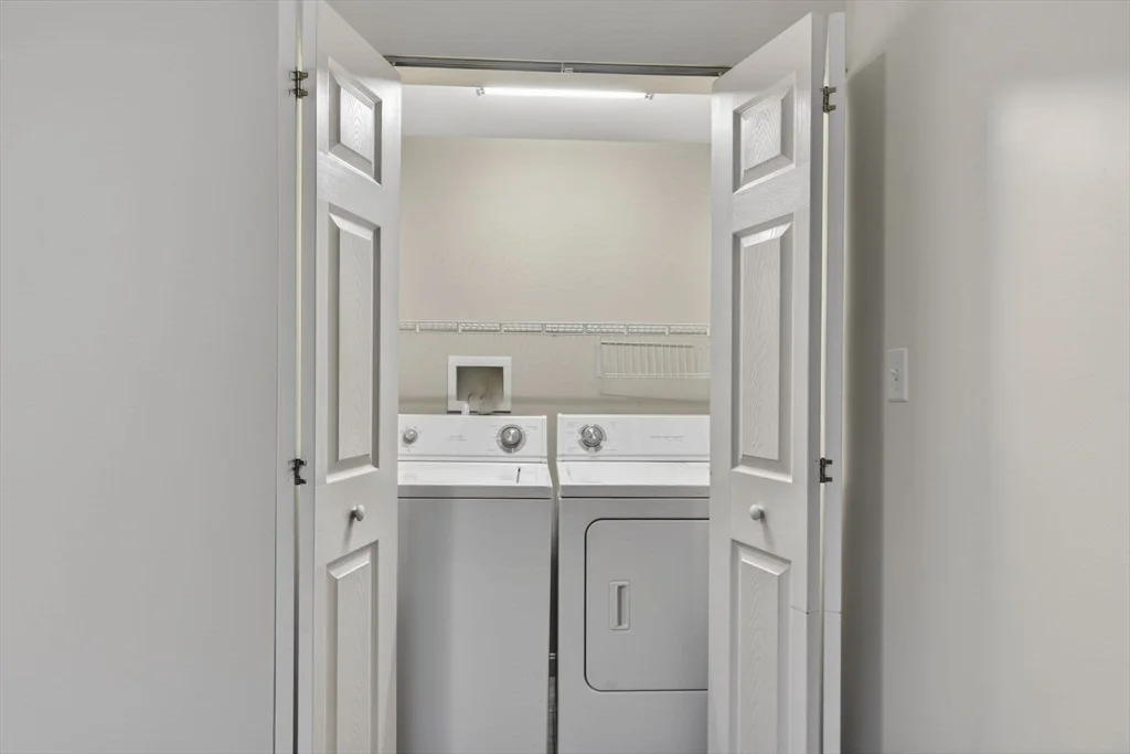 5-7 Linwood Ave, Wyoming