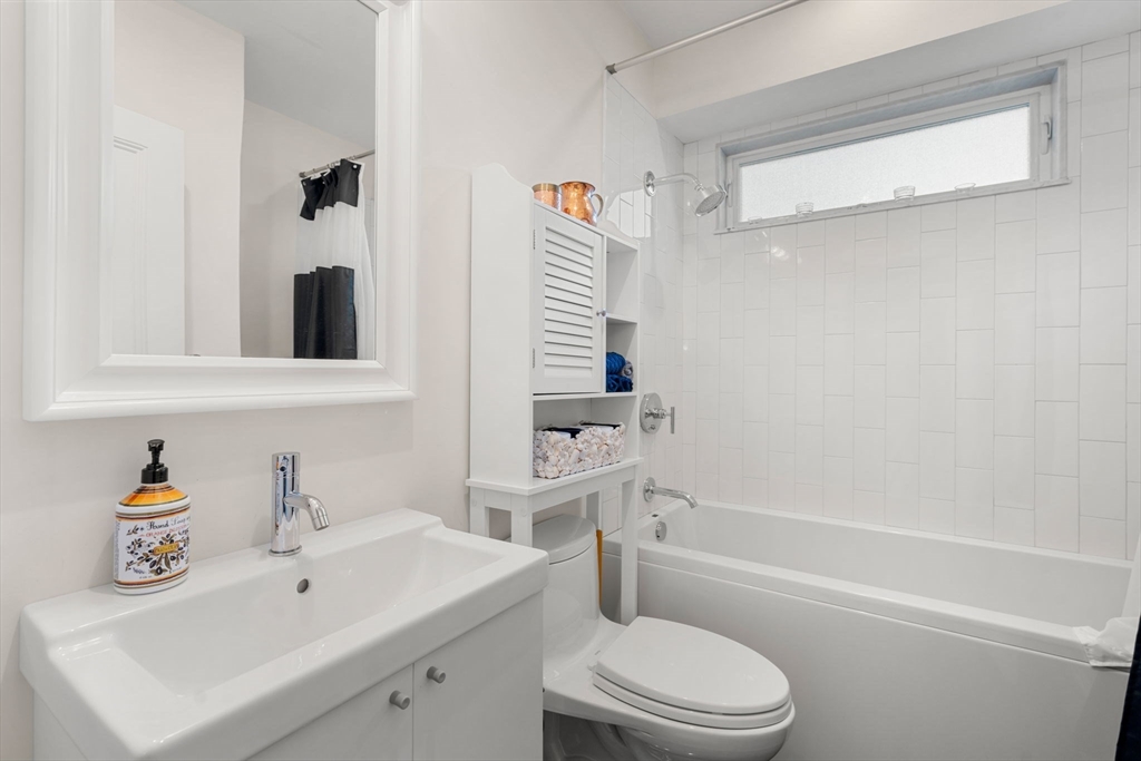 18 Wyman St, East Arlington