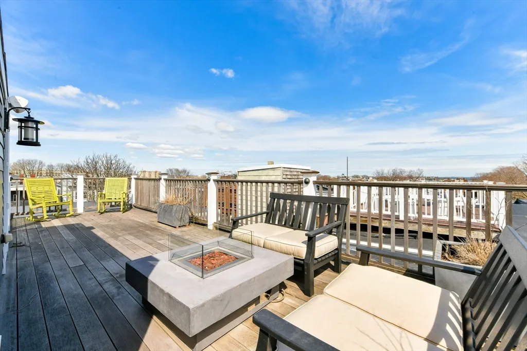 846 East Broadway, South Boston