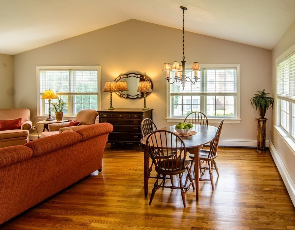 253 W Main St, Westborough