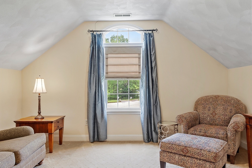 22 Periwinkle Way, North Andover