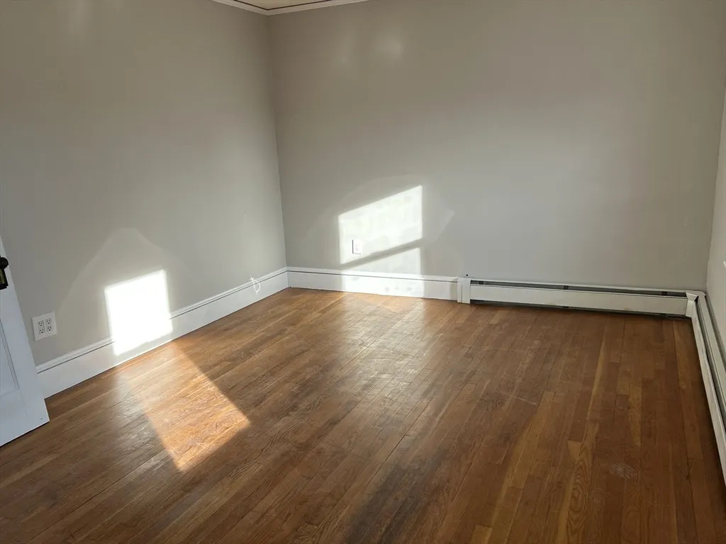 21 Carney St, Medford