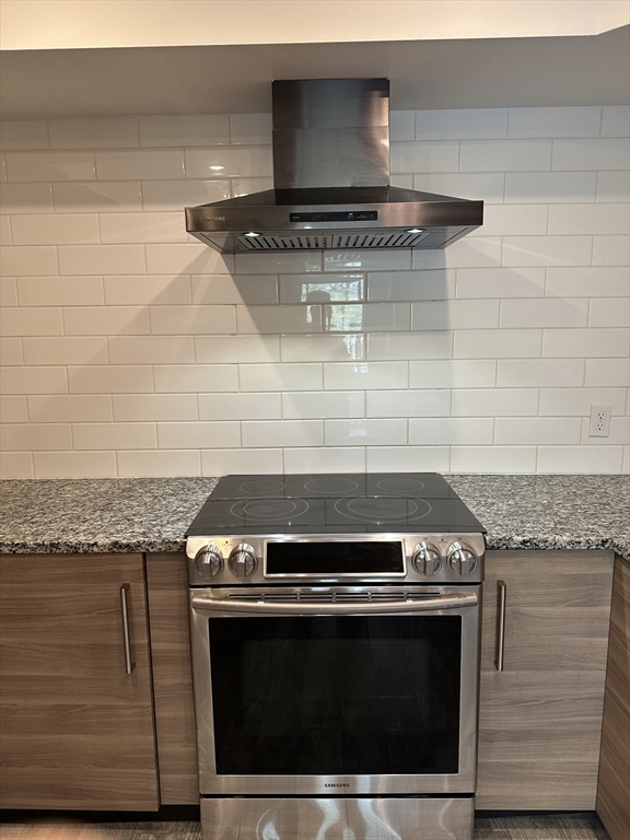 406 Paradise Rd, Swampscott