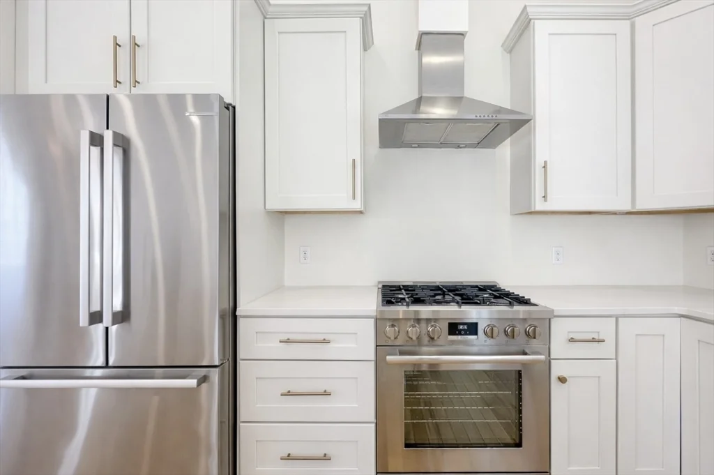 261 Main St, Shrewsbury