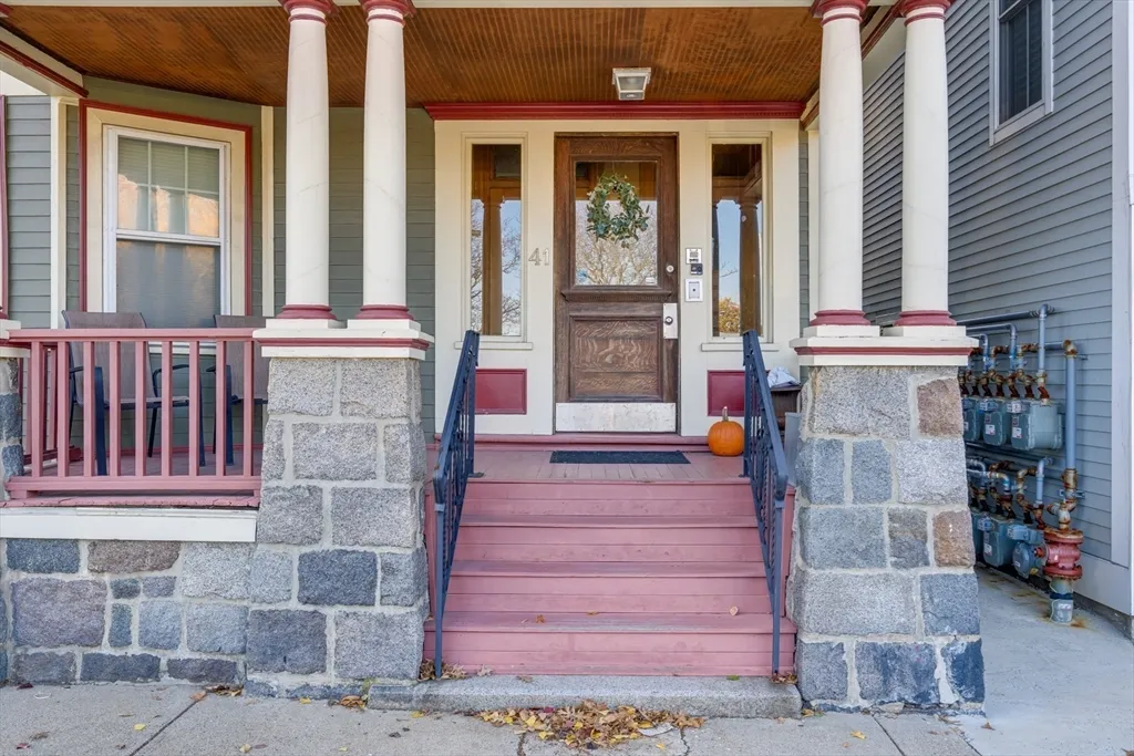 41 Farragut Rd, South Boston