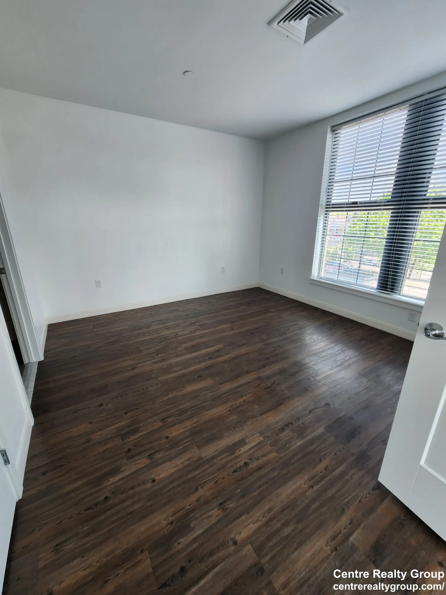 845 Washington St, Newtonville