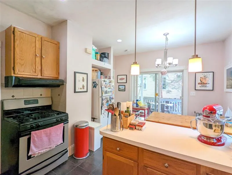 392 Washington St, Ward Two